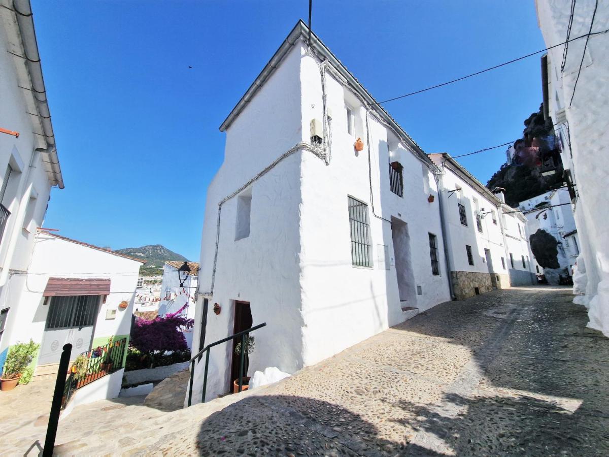 El Botijo Puertitas Rojas Ubrique
